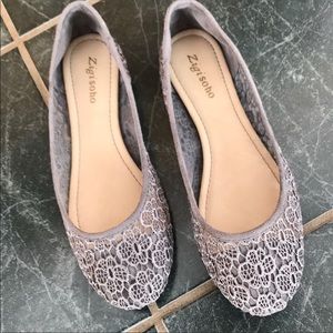 Lace flats, light grey.